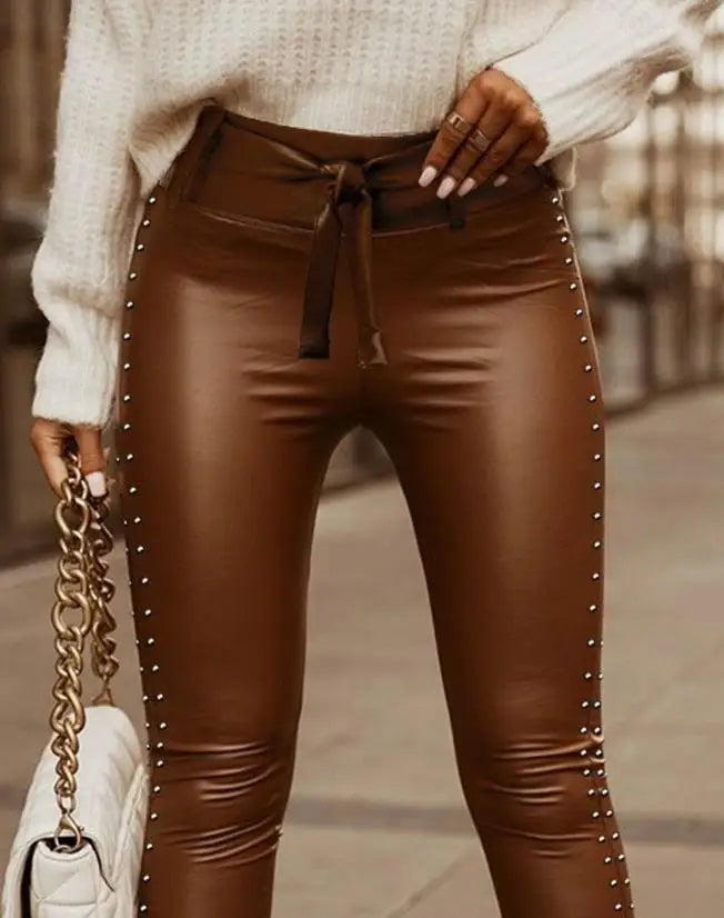 Calça Justa de Couro - Cool Girl